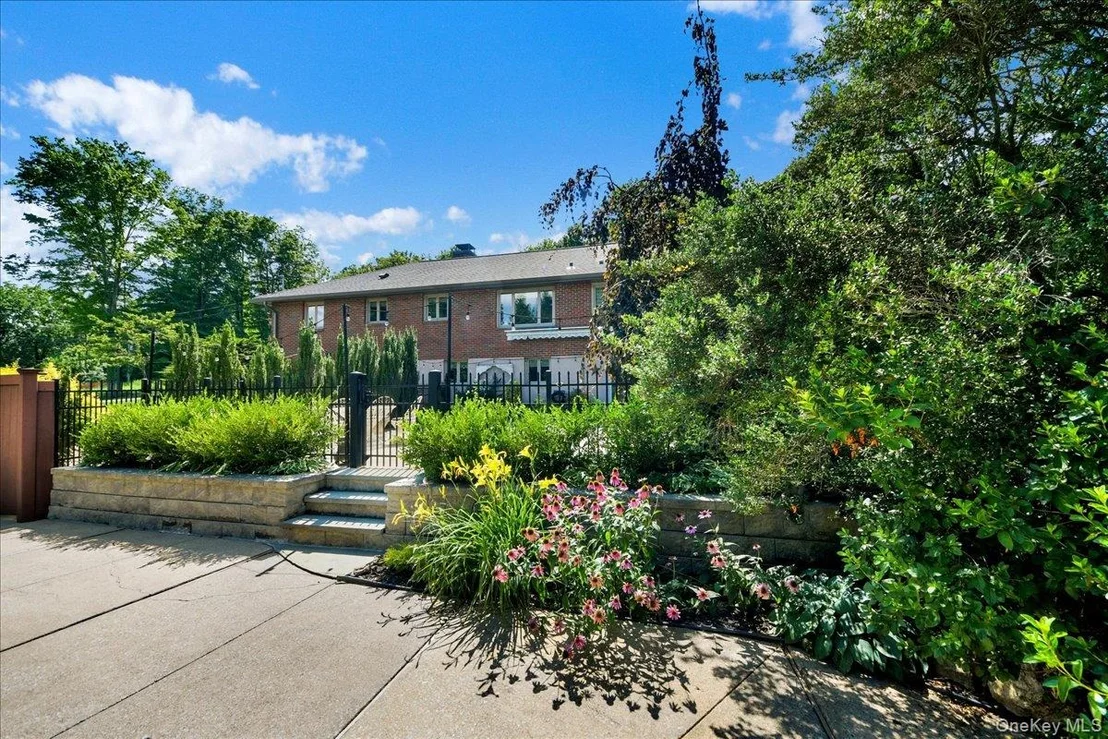 Photo of 236 Westlake Drive