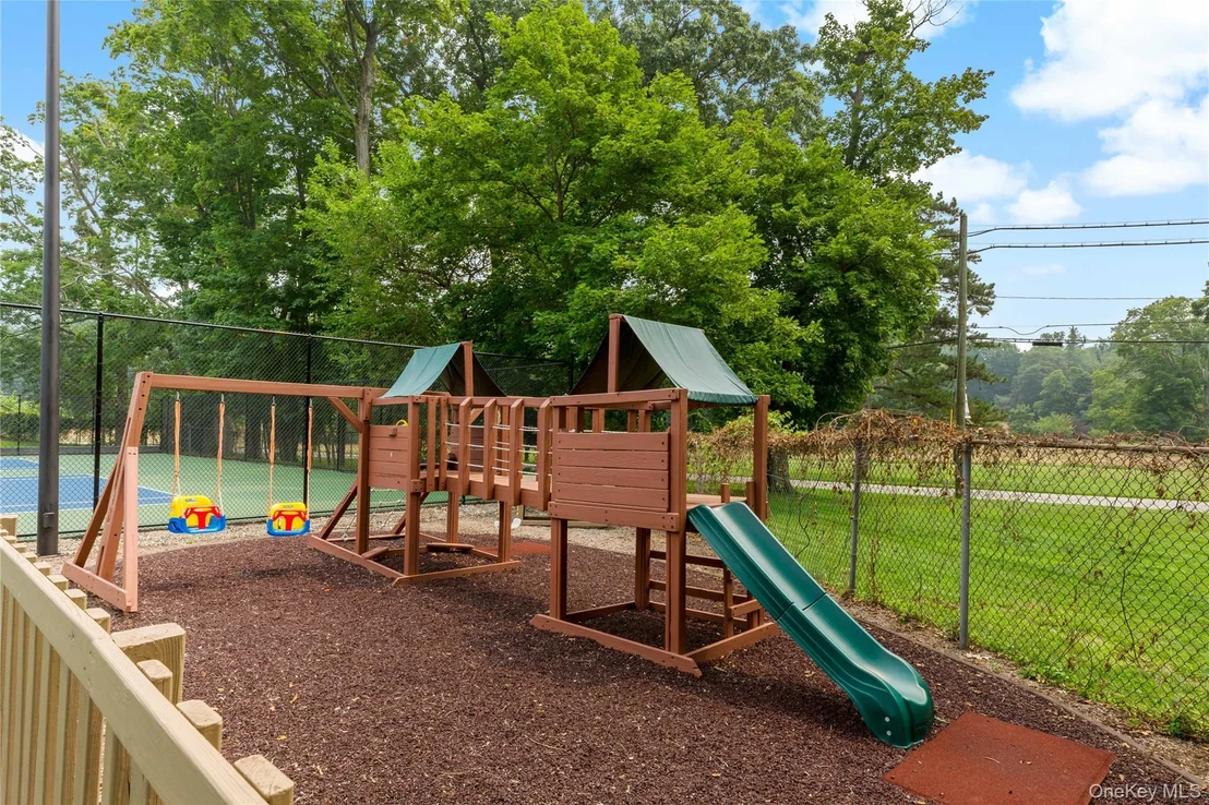 Photo of 707 Eagle Bay Drive