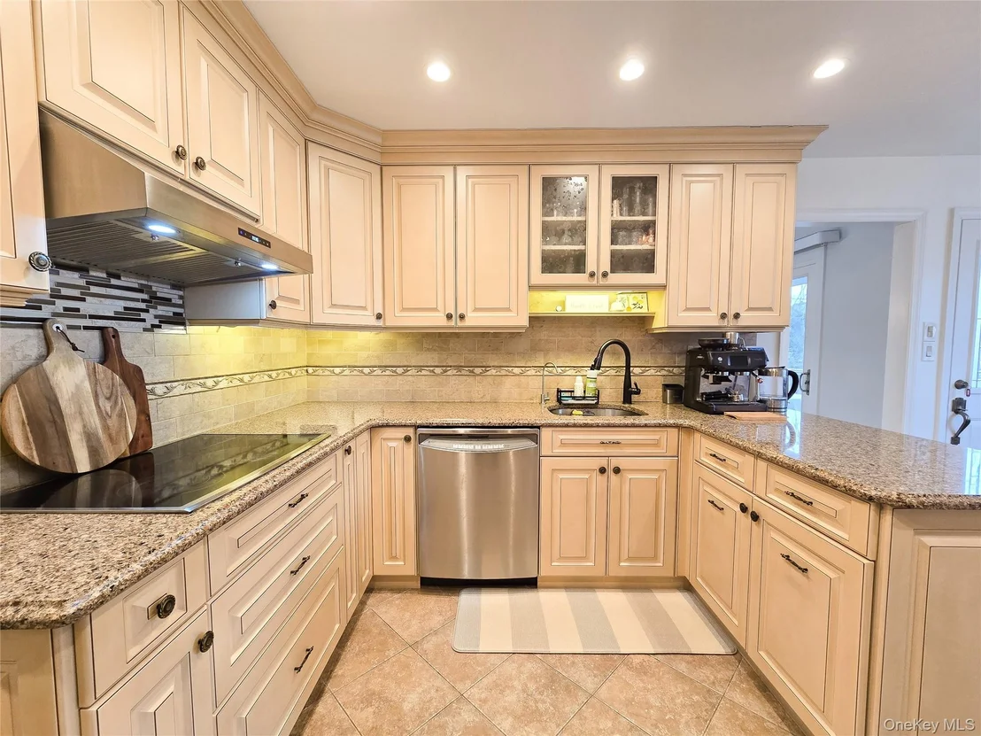 Photo of 112 Crescent Drive