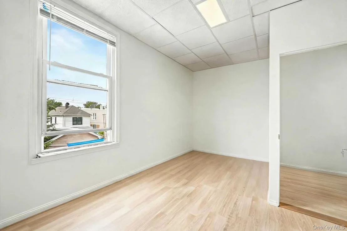 Photo of 6016 69th Lane