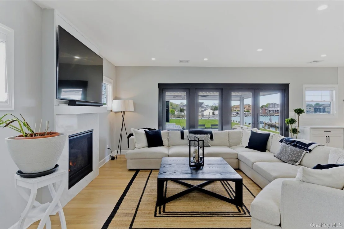 Photo of 240 Clocks Boulevard