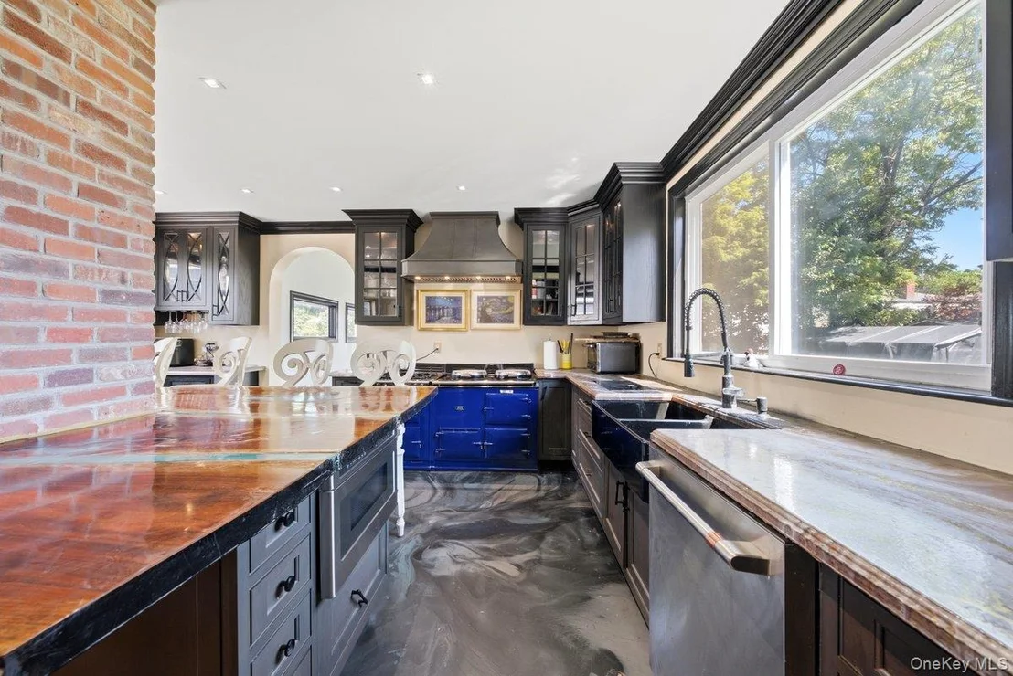 Photo of 172 Crescent Place