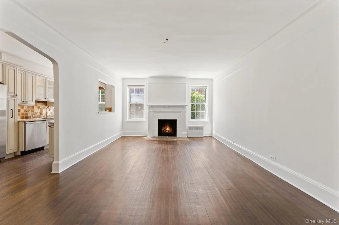 Photo of Unit 2E at 25 Parkview Avenue