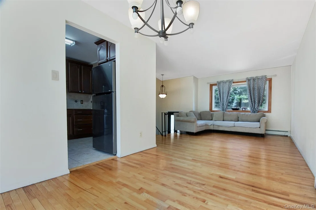 Photo of 554 High Street