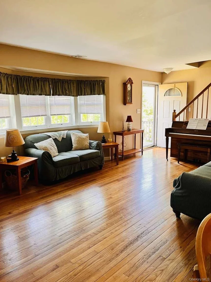 Photo of 20 Neversink Drive