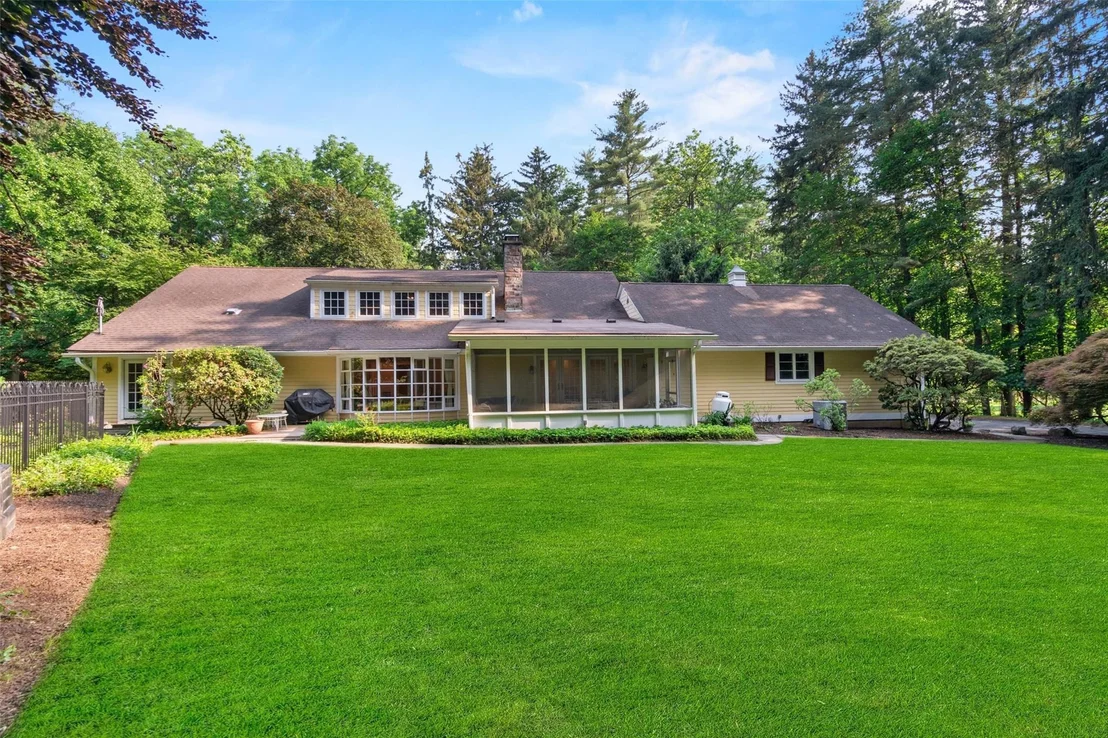Photo of 150 Kingwood Park