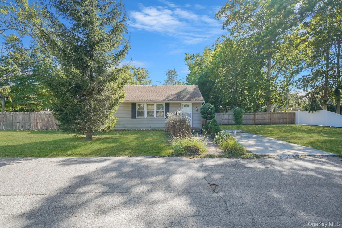 Photo of 2 W Walnut Street