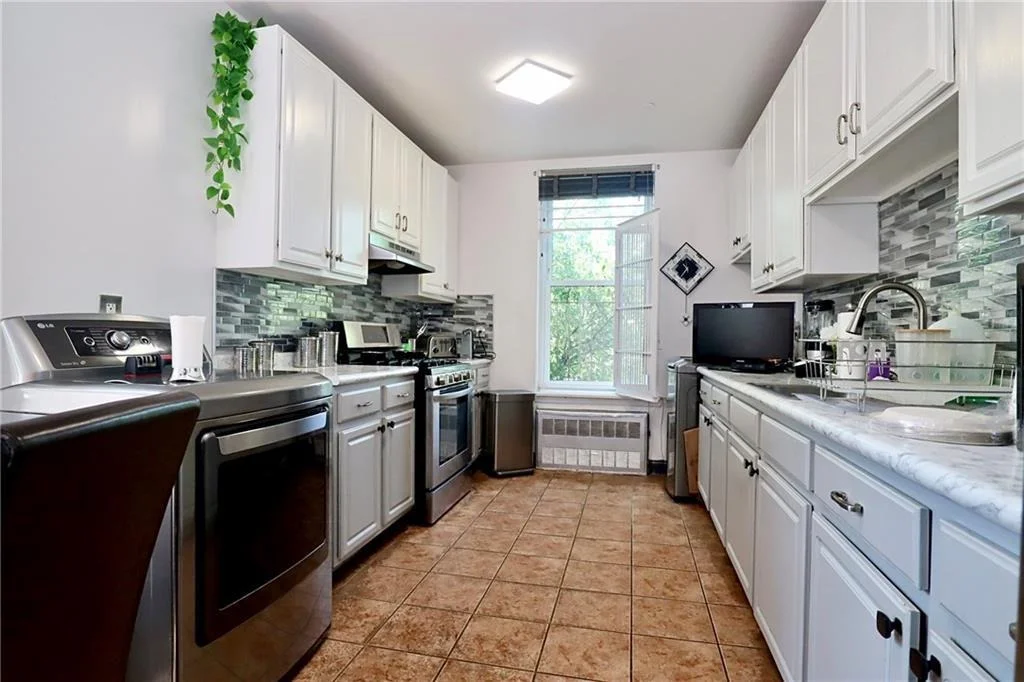 Photo of Unit 4E at 848 Park Place
