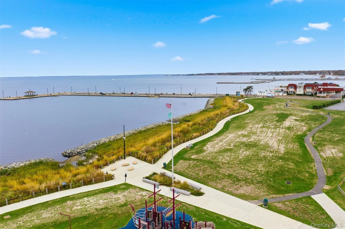 Photo of 366 Rider Avenue