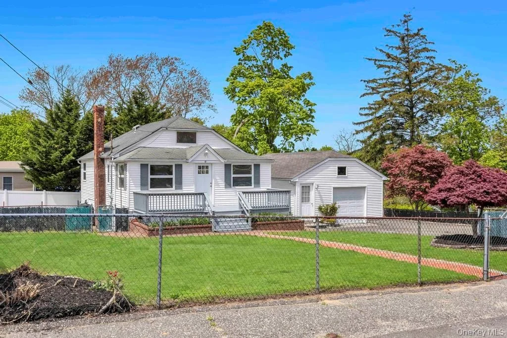 Photo of 18 Islip Drive