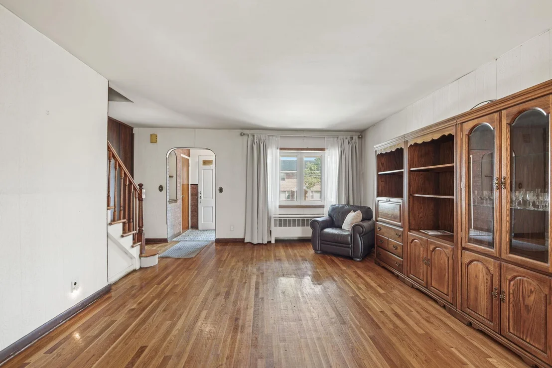 Photo of 3260 Fairmount Avenue