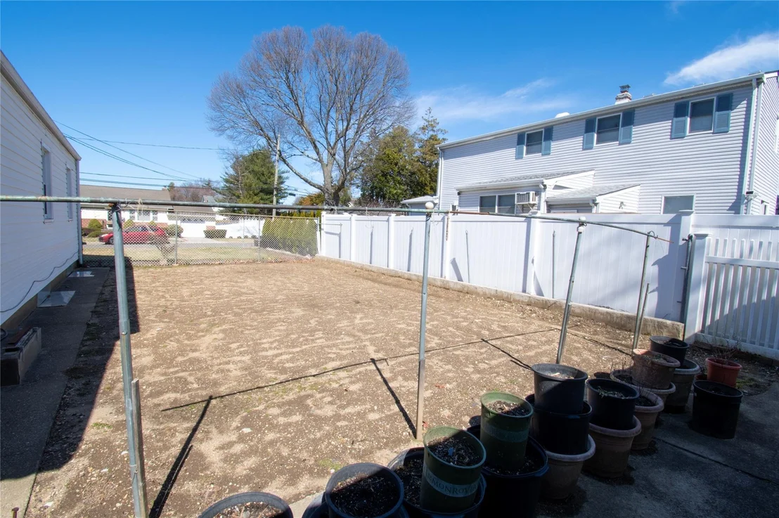Photo of 2135 Maple Street