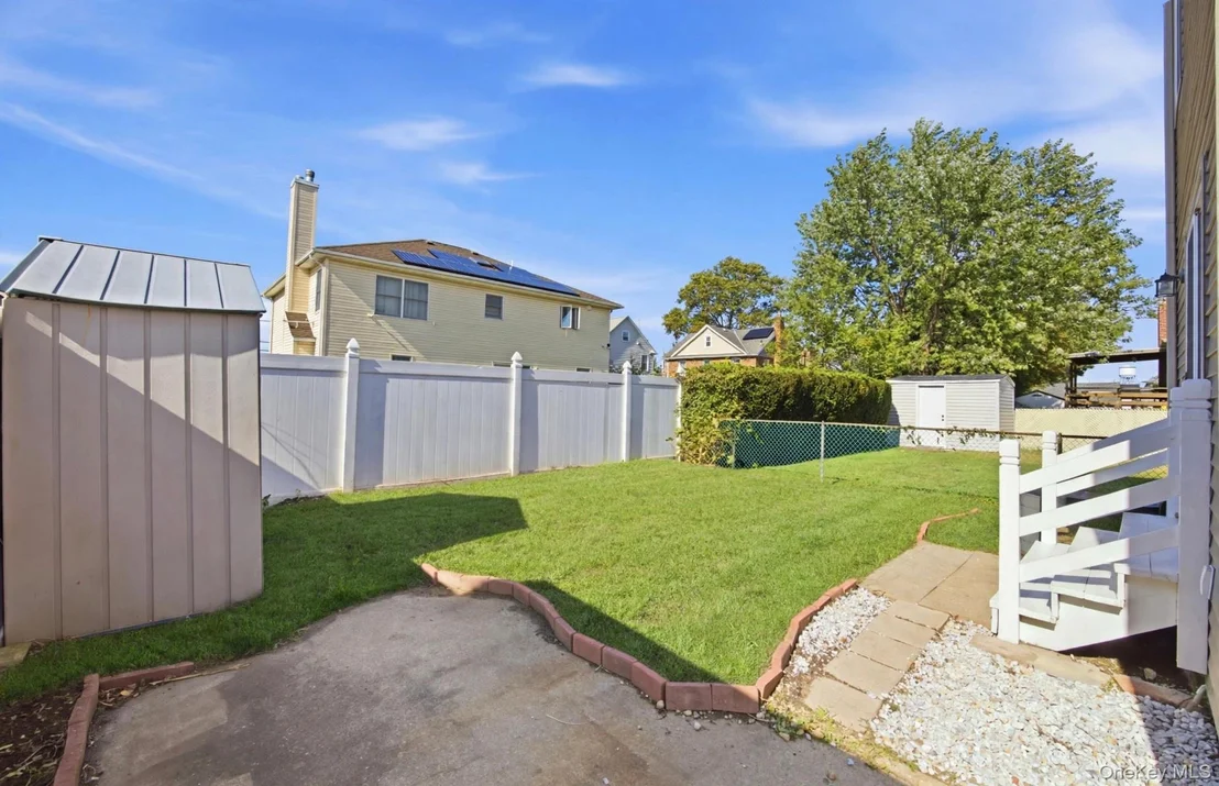 Photo of 33 3rd Avenue