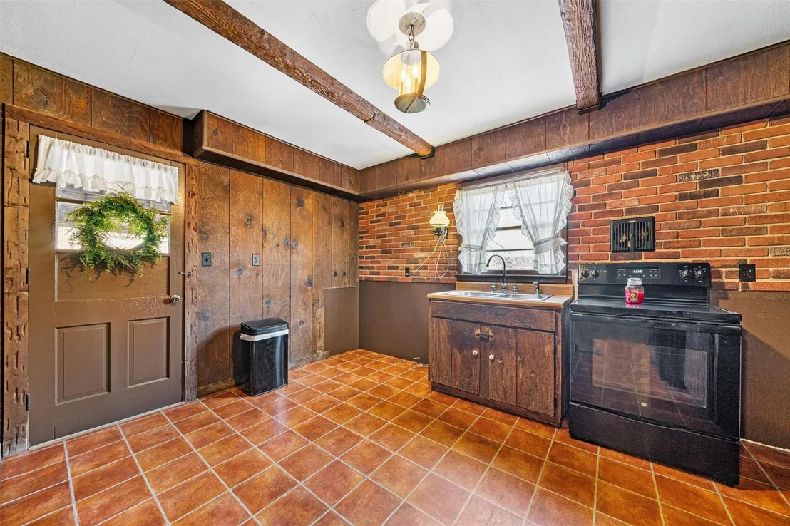 Photo of 144 Lakes Road