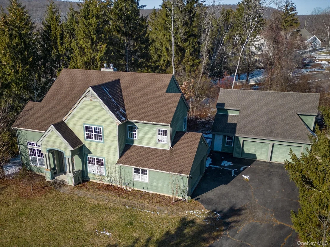 Photo of 2 Bridle Way
