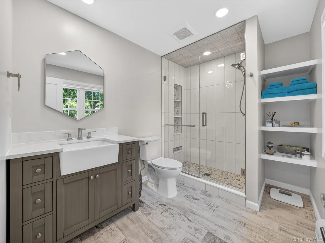 Photo of 42 Chestnut Oval