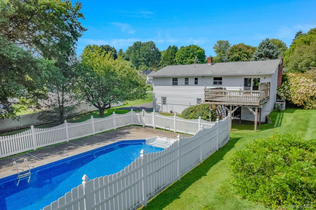 Photo of 103 Edgehill Drive