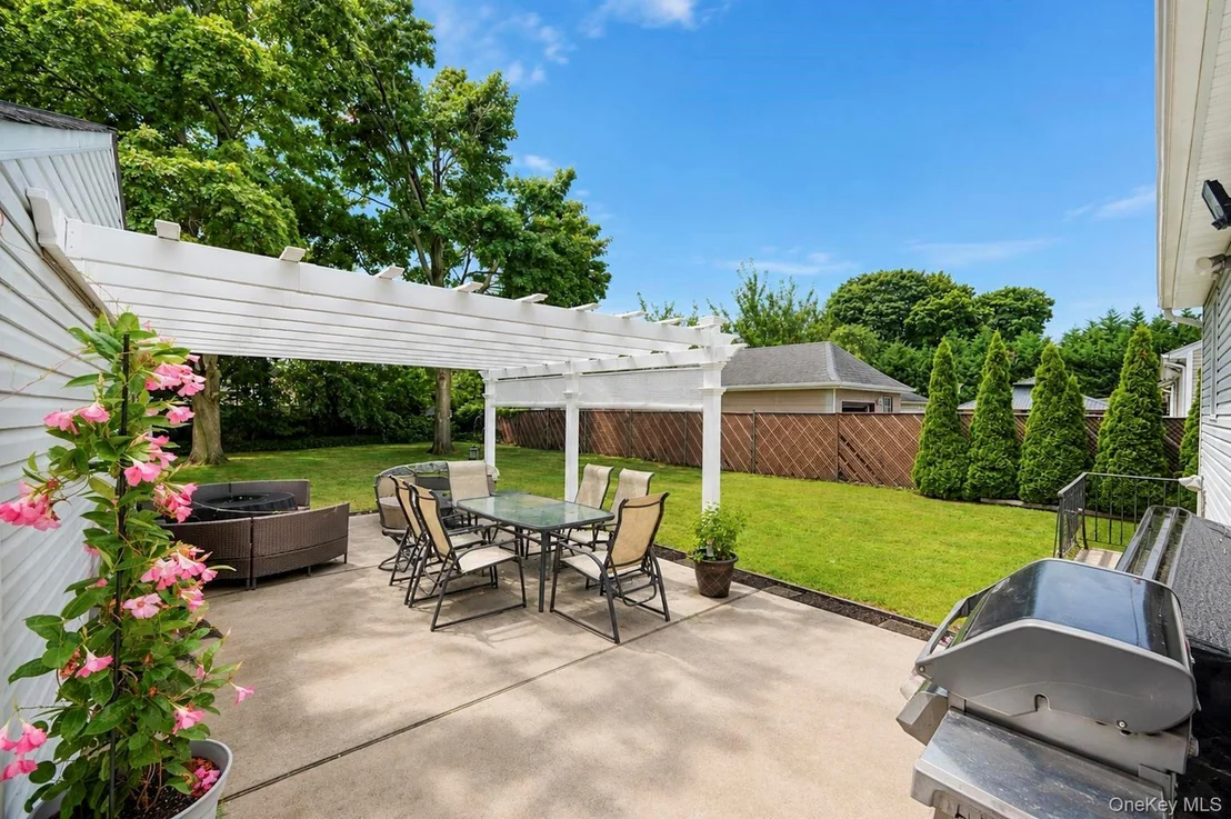 Photo of 70 Mohawk Drive