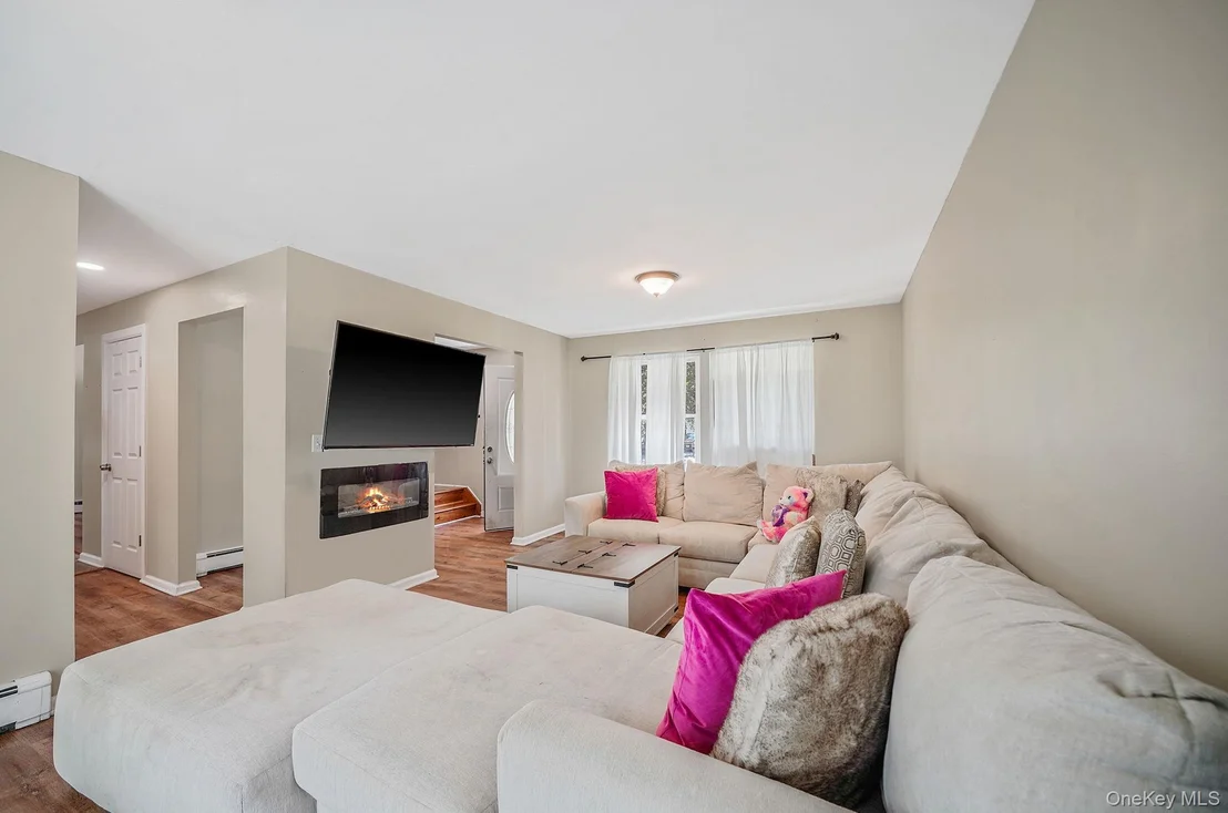 Photo of 35 Maple Avenue
