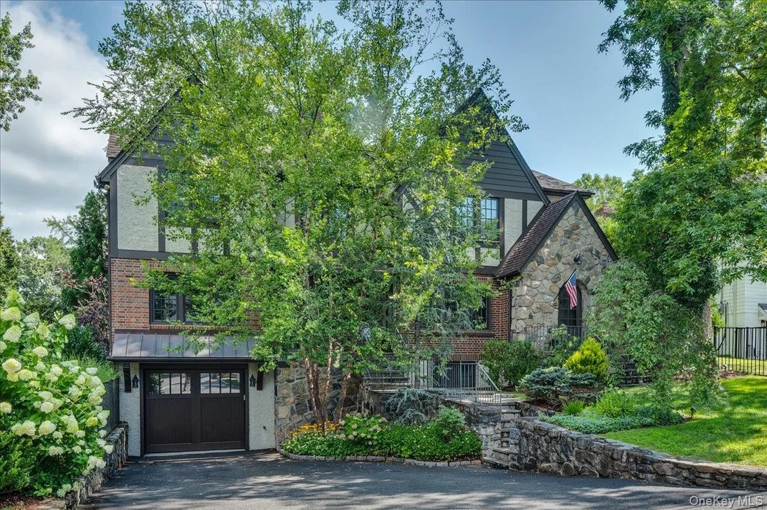 Photo of 30 Lindbergh Avenue