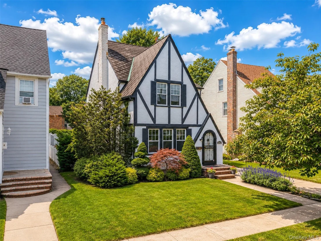 Photo of 425 Marcellus Road