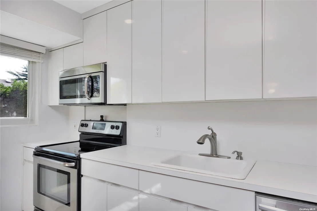 Photo of 25 Redwood Drive