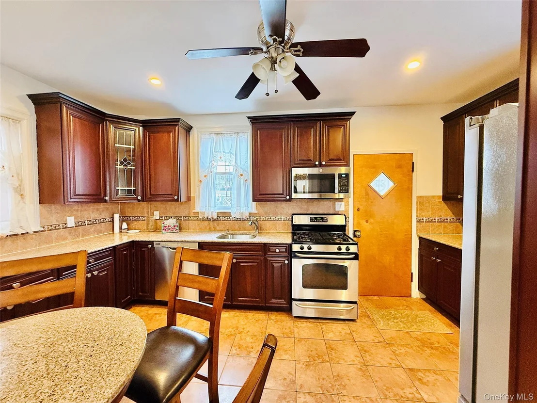Photo of 1813 Willow Lane