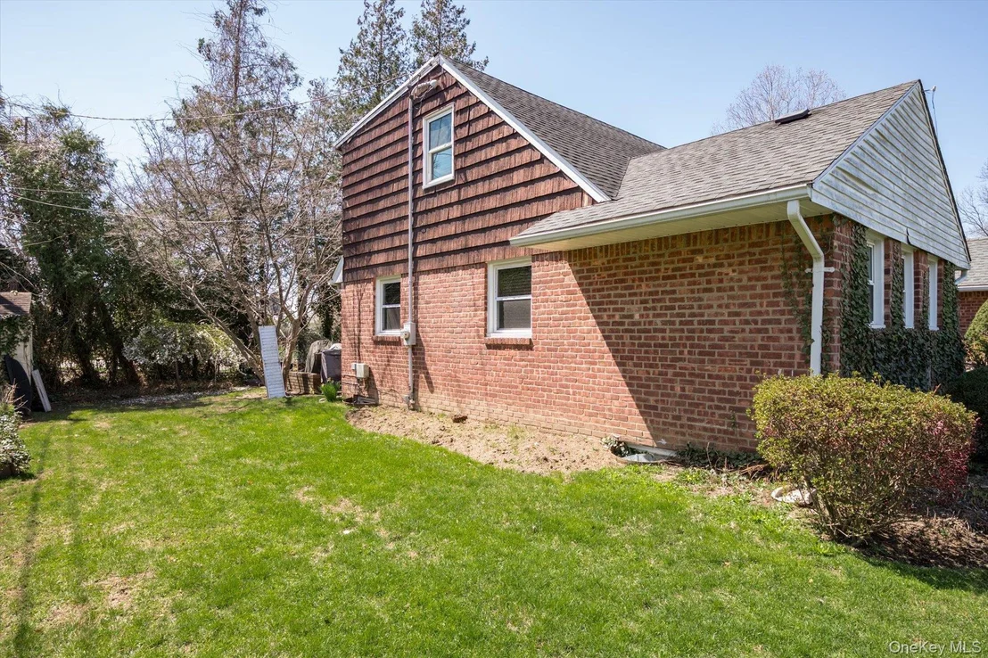 Photo of 36 Nirvana Avenue