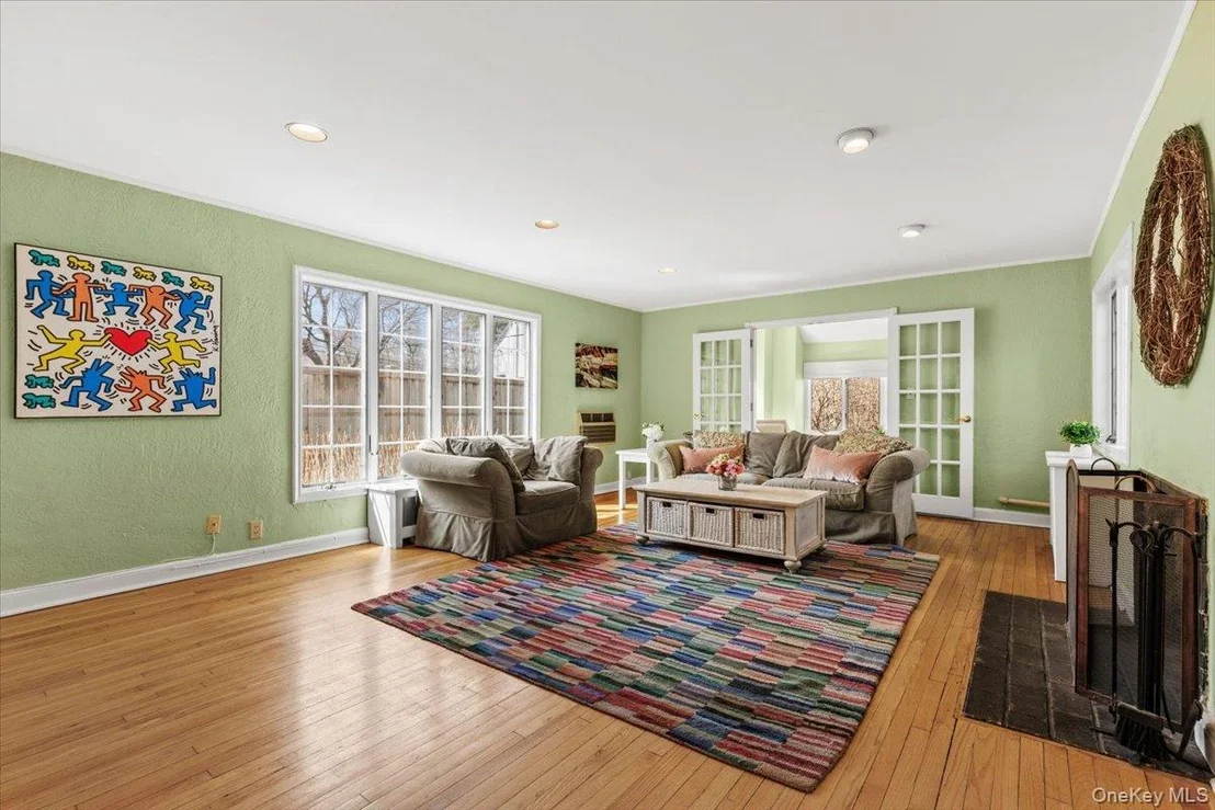 Photo of 6 Walbrooke Circle