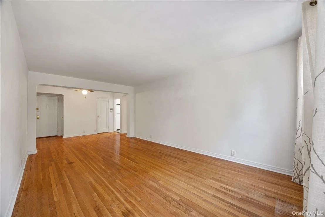 Photo of Unit 4D at 821 Bronx River Road
