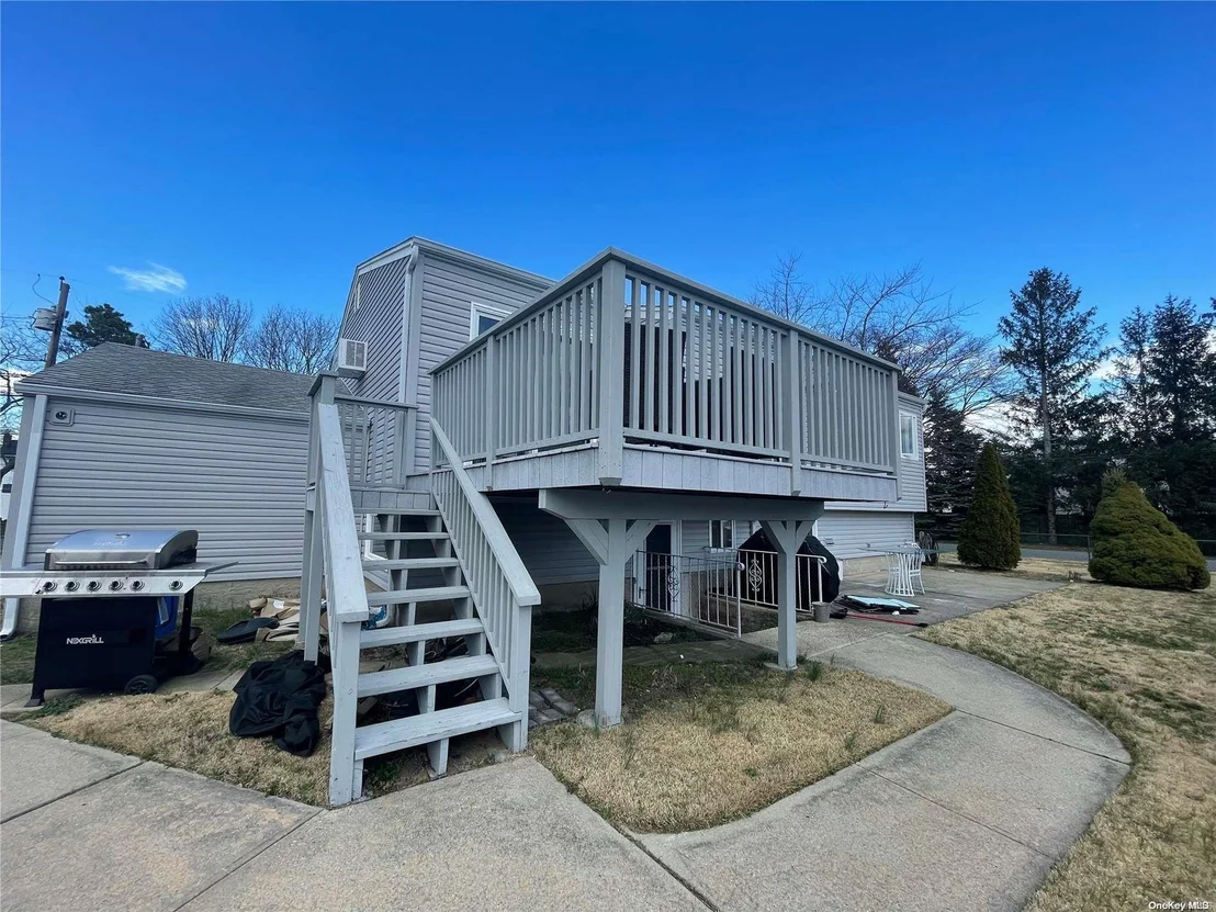 Photo of 141 6th Street
