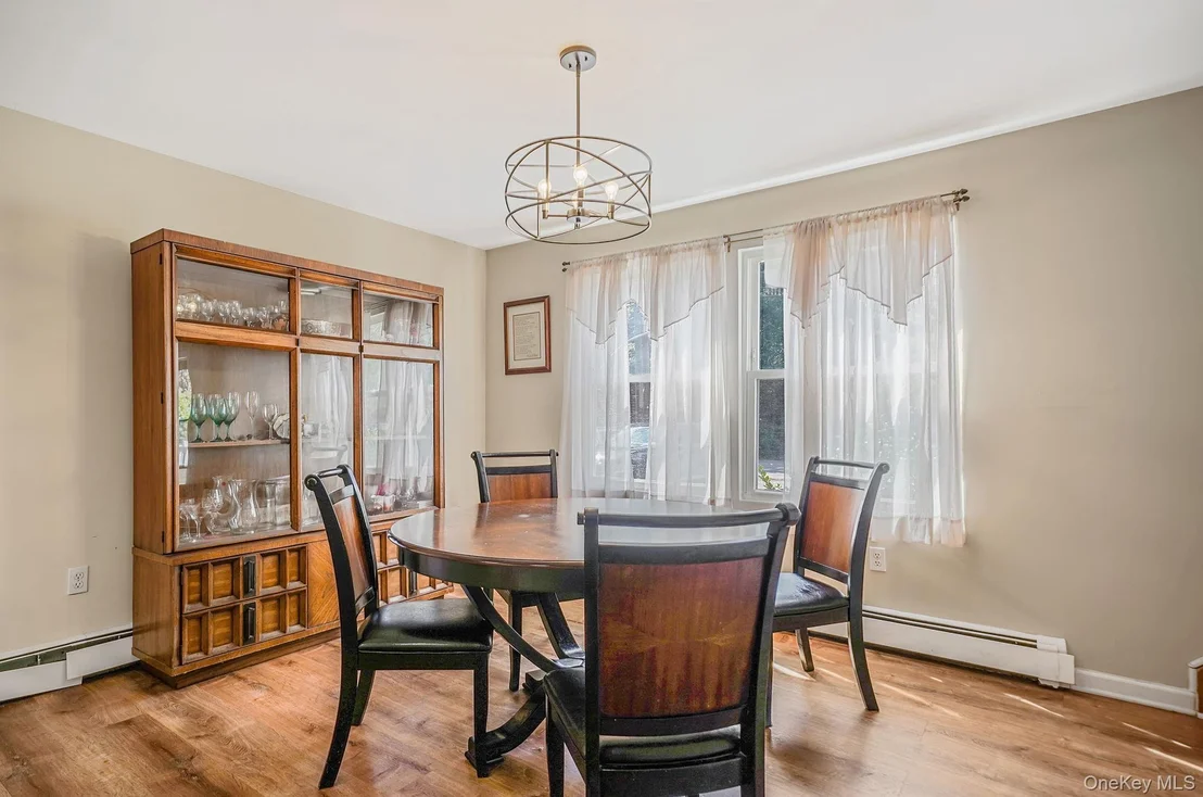 Photo of 35 Maple Avenue