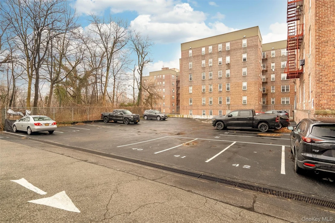 Photo of Unit 5A at 804 Bronx River Road
