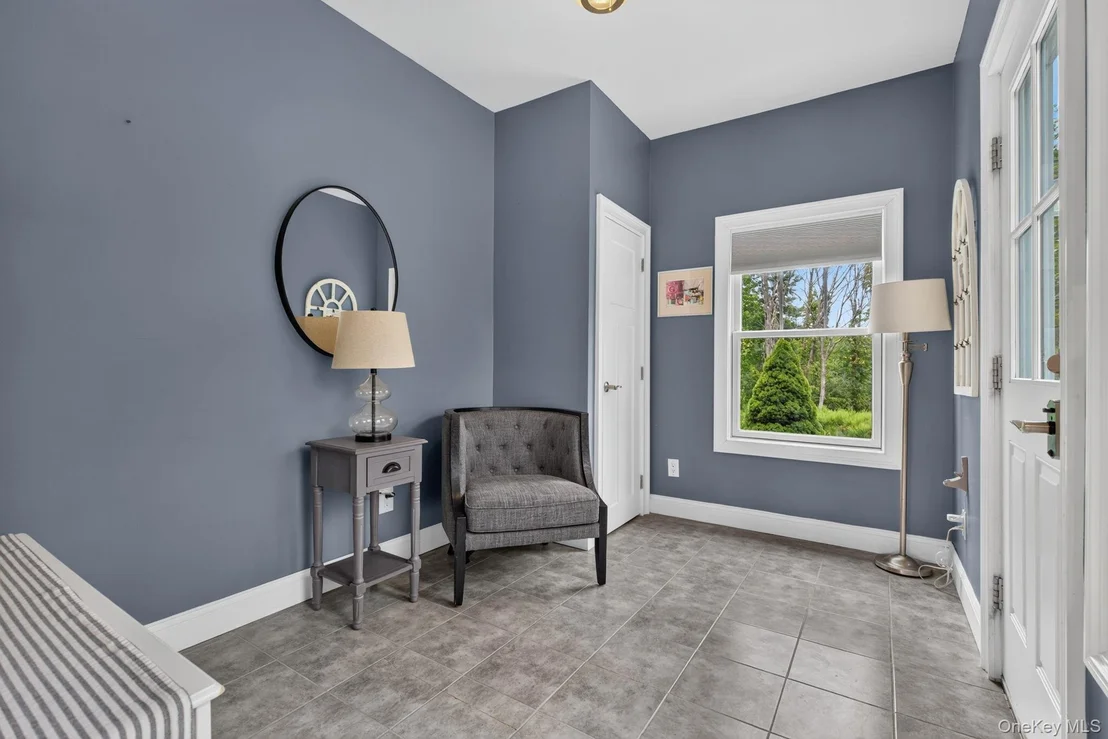 Photo of 42 Colonial Avenue