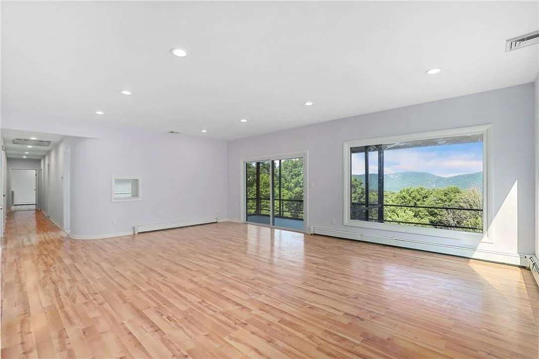 Photo of 104 Crest Road