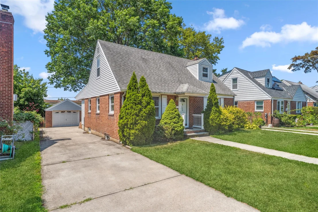 Photo of 248 Cushing Avenue