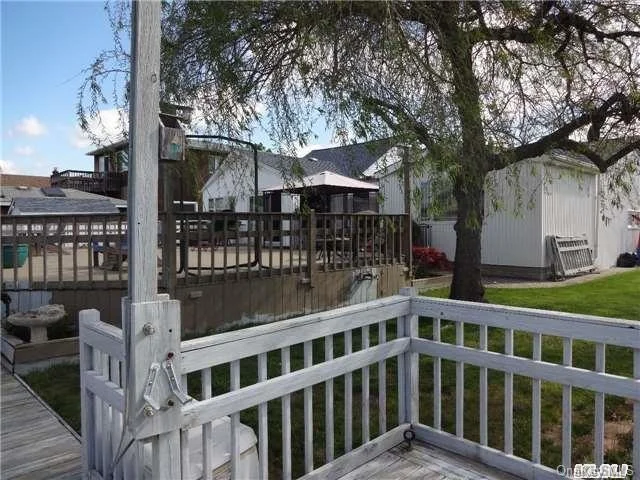 Photo of 80 East Drive