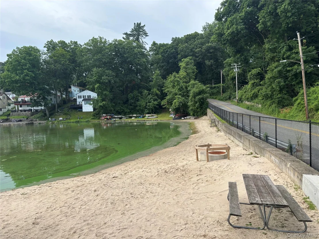 Photo of 214 Walnut Road