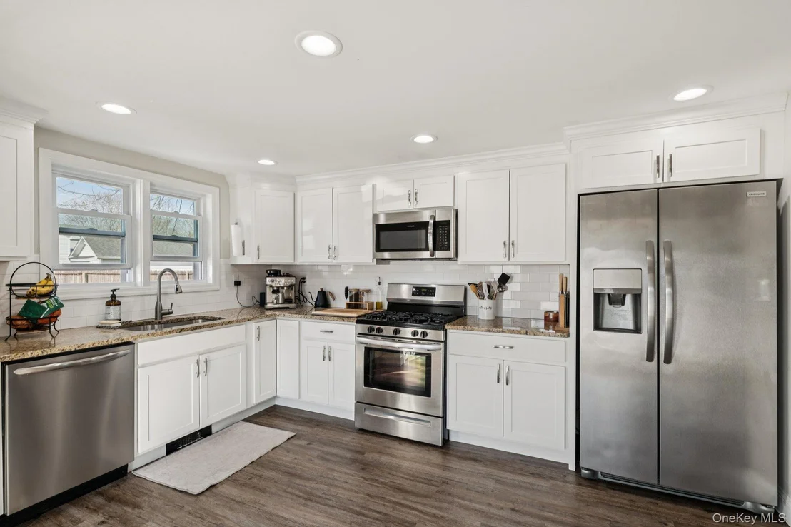 Photo of 72 Waverly Avenue