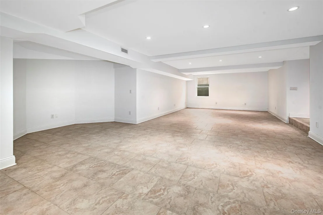 Photo of 8 Walden Lane