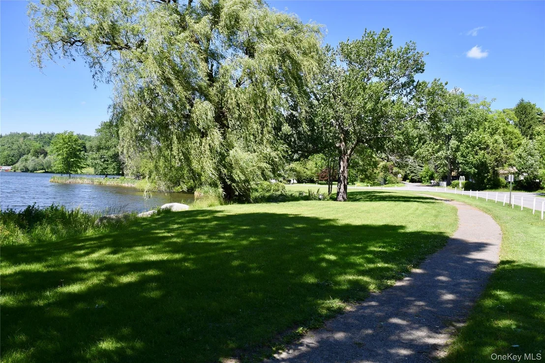 Photo of 125 Putnam Drive