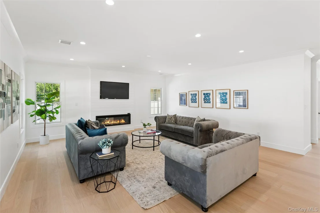 Photo of 1222 Powell Avenue