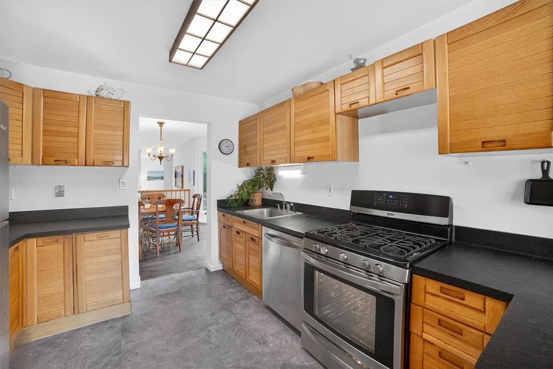 Photo of 32 Spring Pond Drive