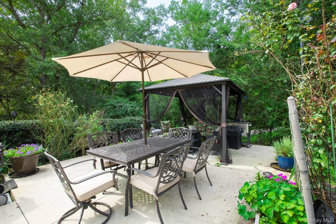 Photo of 30 Long Pond Road