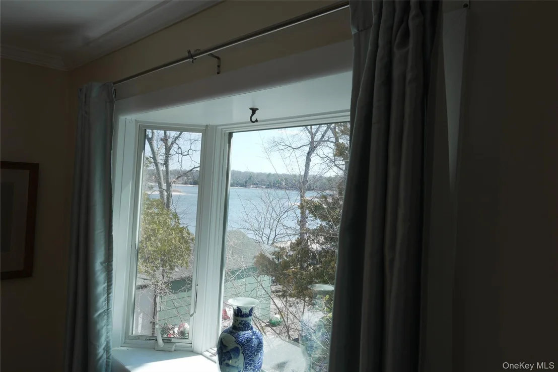 Photo of 215 Lakeside Trail