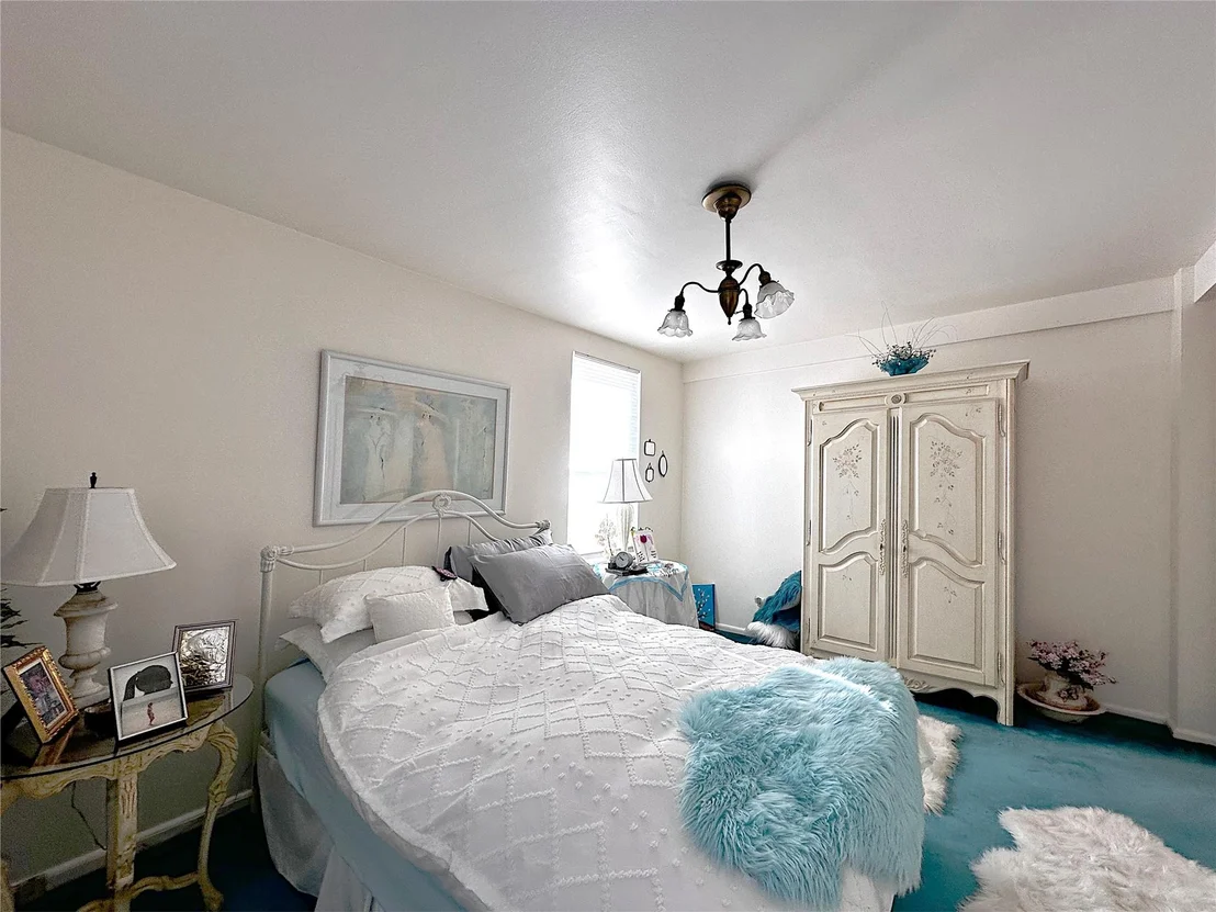 Photo of Unit 3F at 247 Parkview Avenue