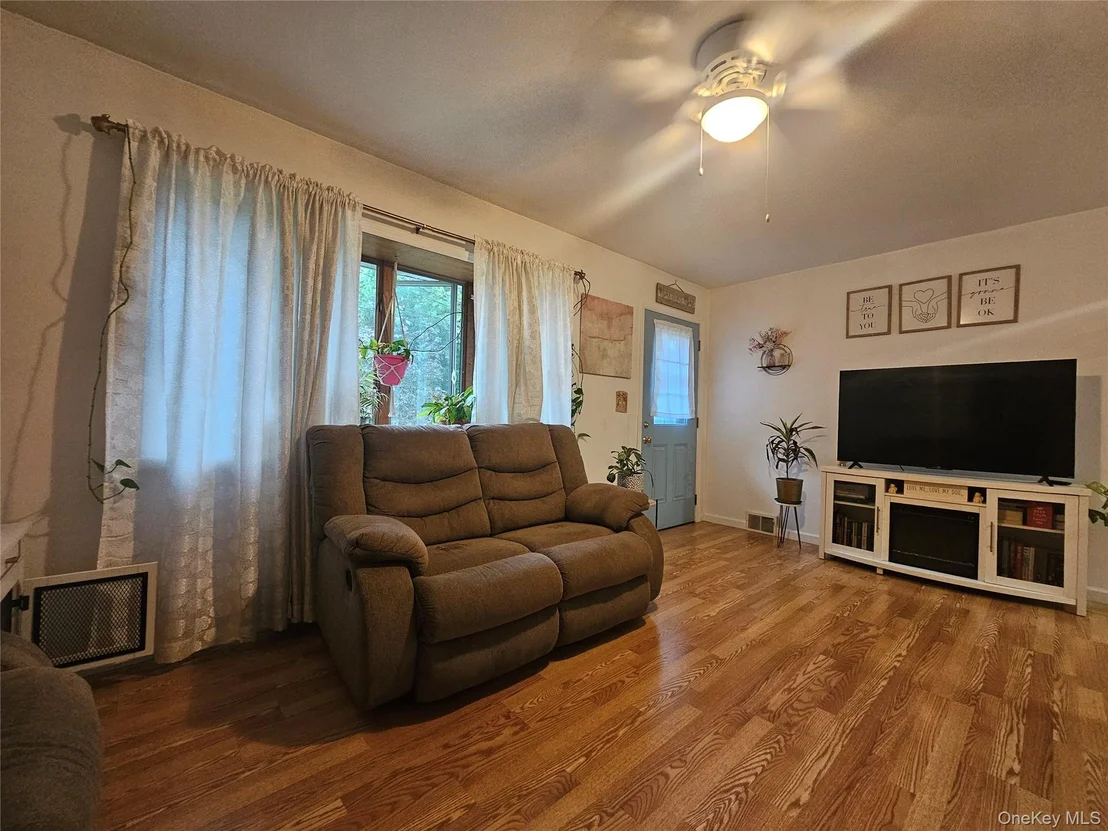 Photo of 4 Pinegrove Drive