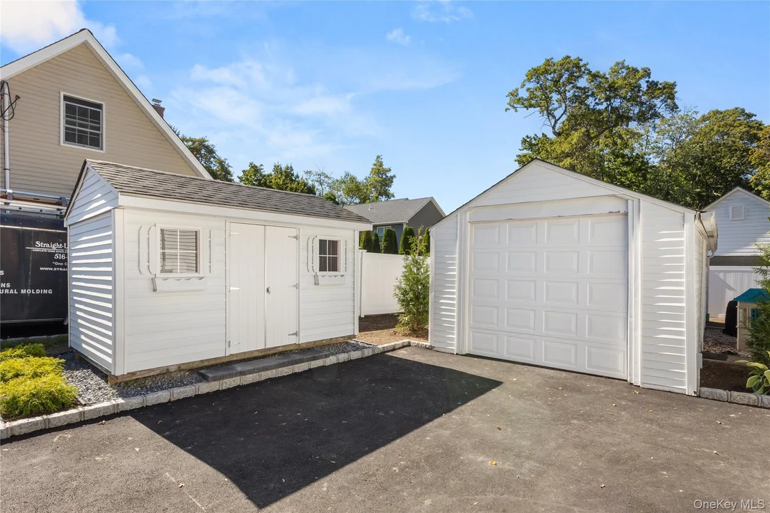Photo of 10 White Avenue