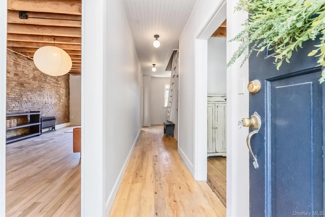 Photo of 72 Hunter Street