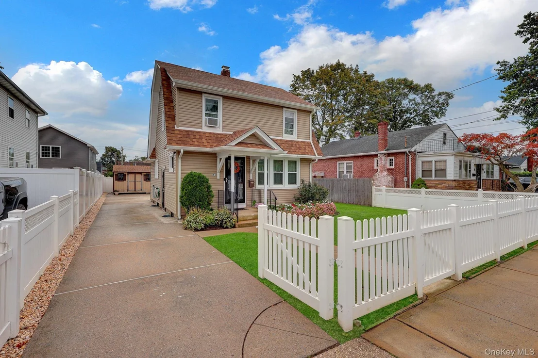 Photo of 44 Brooks Avenue